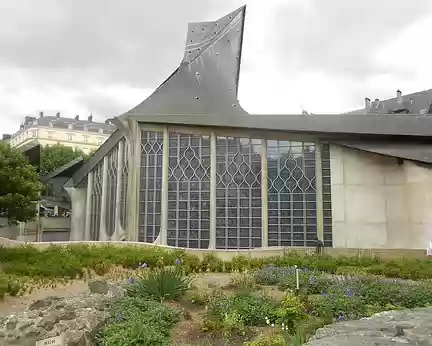 PXL050 Eglise Sainte-Jeanne d'Arc (1979), place du Vieux-Marché , où Jeanne d'Arc fut brûlée vive le 30 mai 1431